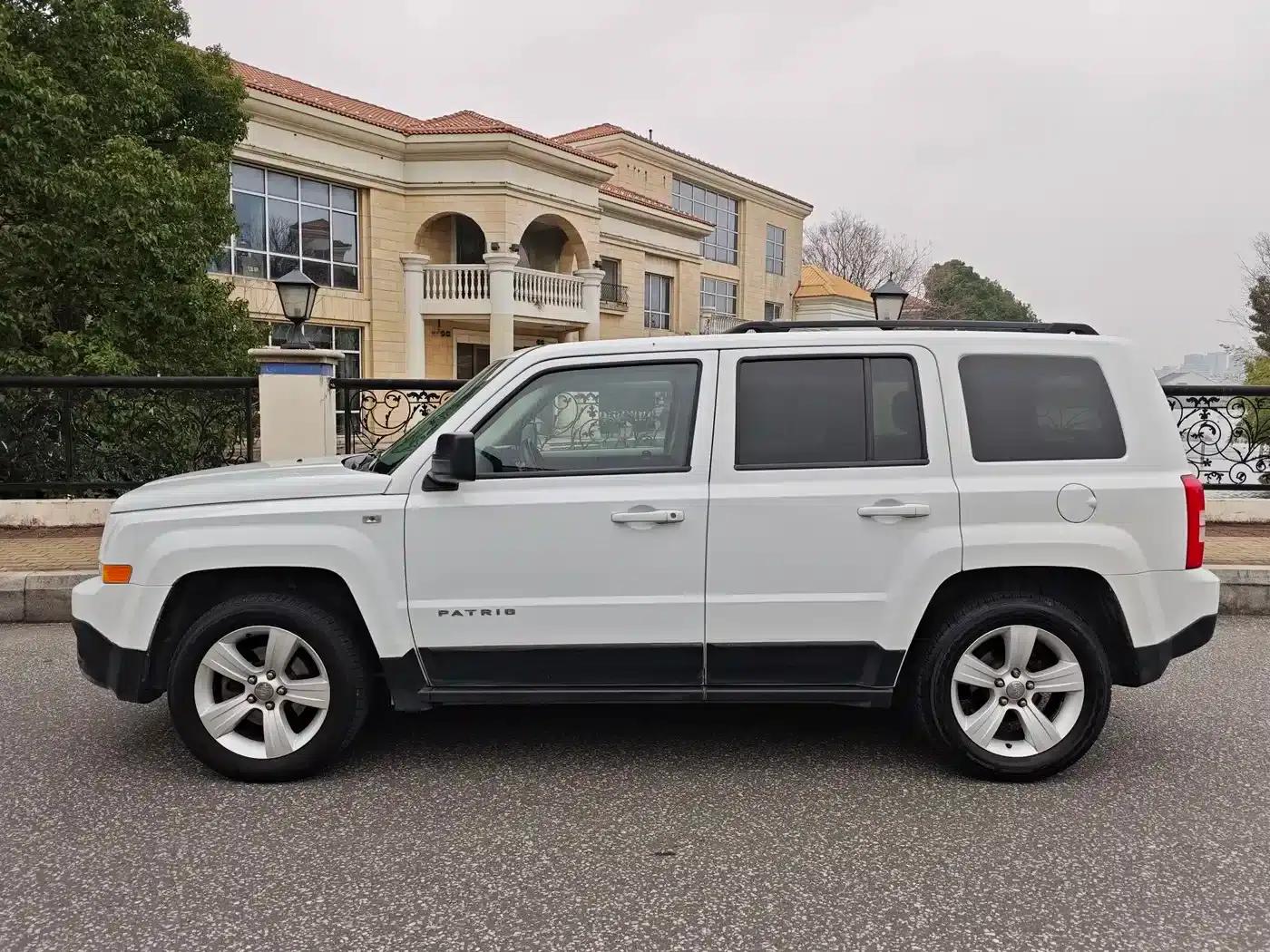 2014 Jeep Patriot 2.4L Serpentine Limited Edition — миниатюра 12
