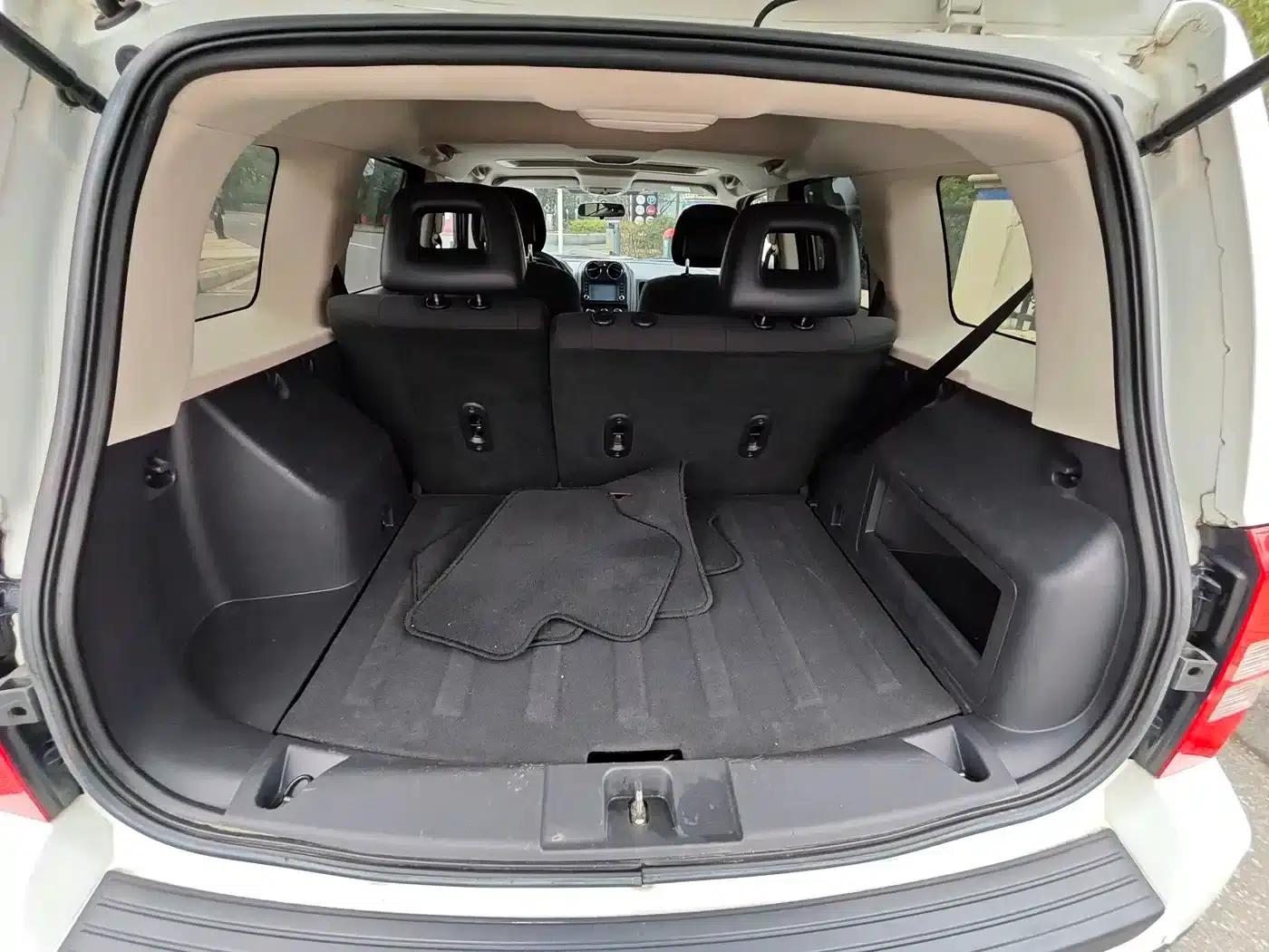2014 Jeep Patriot 2.4L Serpentine Limited Edition — миниатюра 15