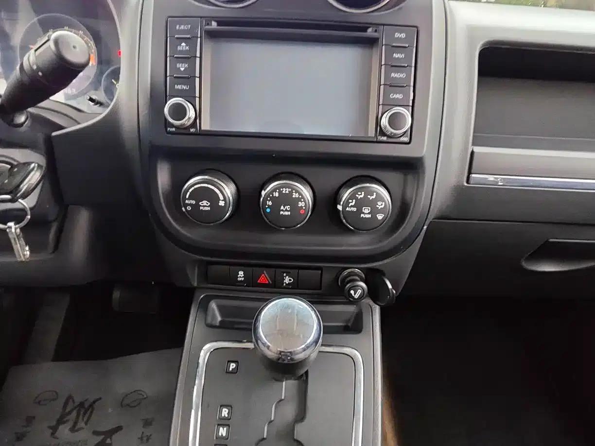 2014 Jeep Patriot 2.4L Serpentine Limited Edition — миниатюра 3
