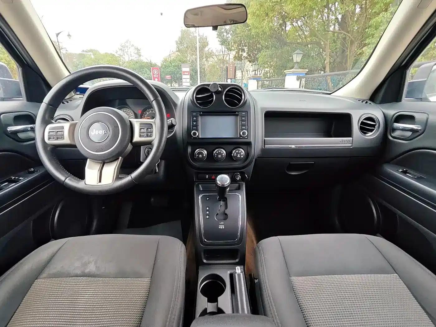 2014 Jeep Patriot 2.4L Serpentine Limited Edition — миниатюра 4