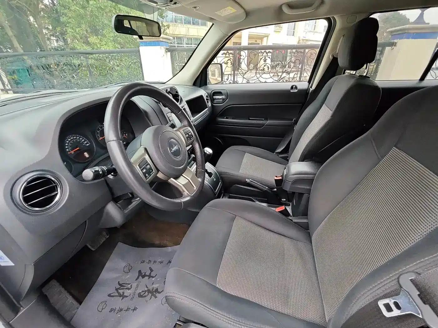 2014 Jeep Patriot 2.4L Serpentine Limited Edition — миниатюра 8