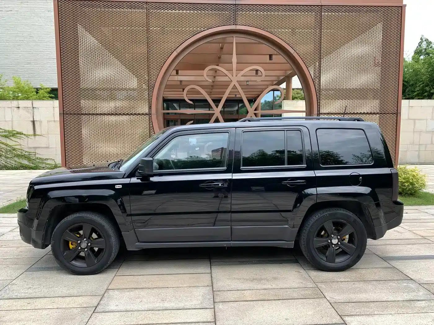 2013 Jeep Compass 2.4 Luxury Navigation Edition — миниатюра 19