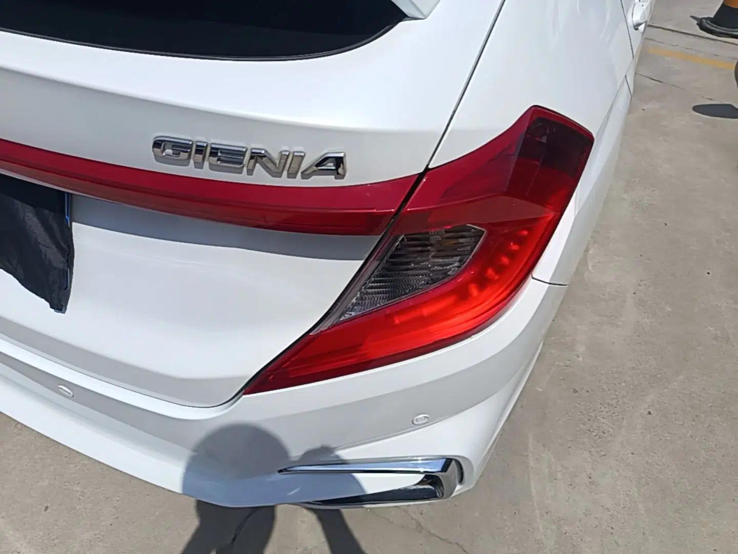 Honda Gienia 2017 1.5L CVT Classic Edition — миниатюра 3