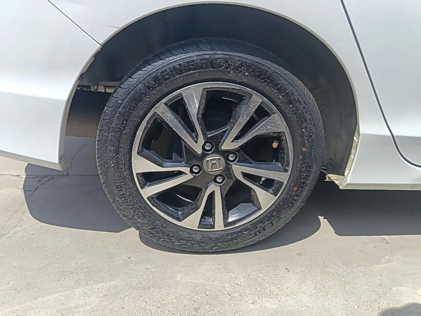Honda Gienia 2017 1.5L CVT Classic Edition — миниатюра 5