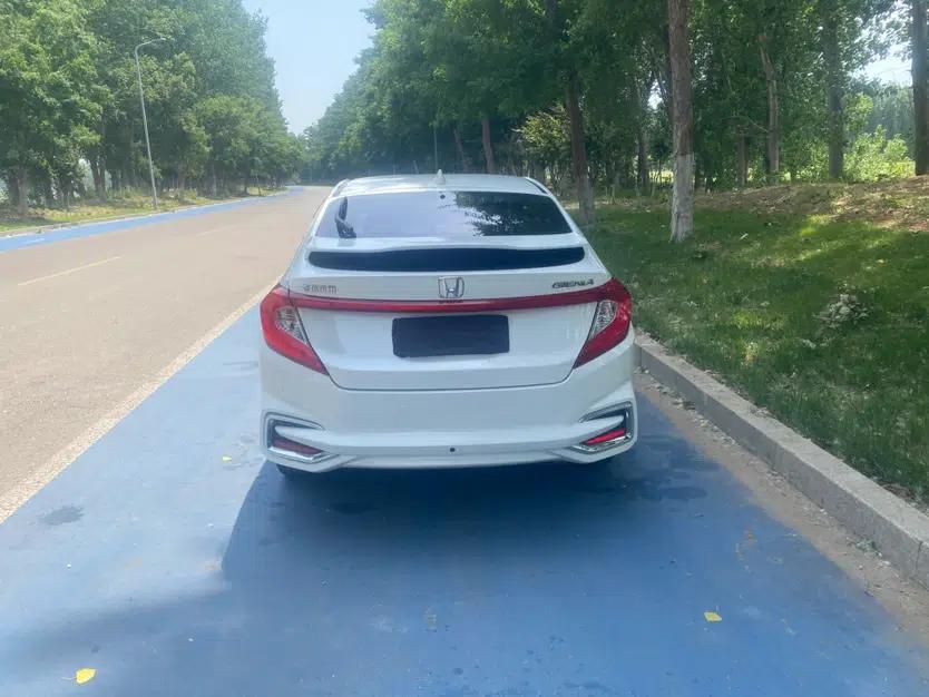 Honda Gienia 2017 1.5L CVT Classic Edition — миниатюра 10