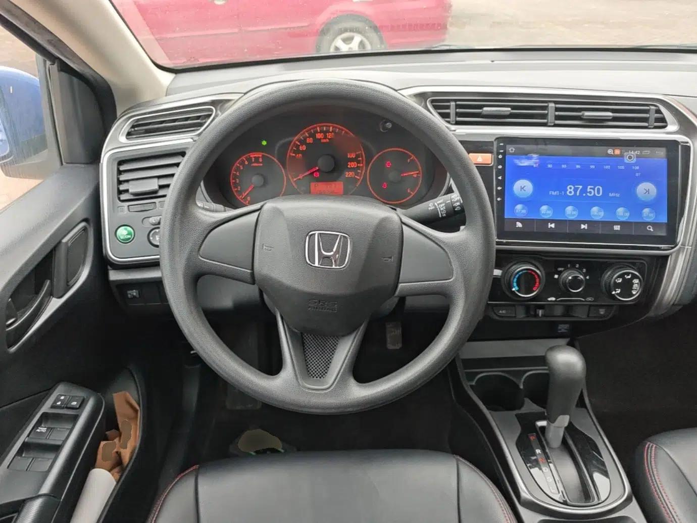 Honda Gienia 2017 1.5L CVT Classic Edition — миниатюра 14