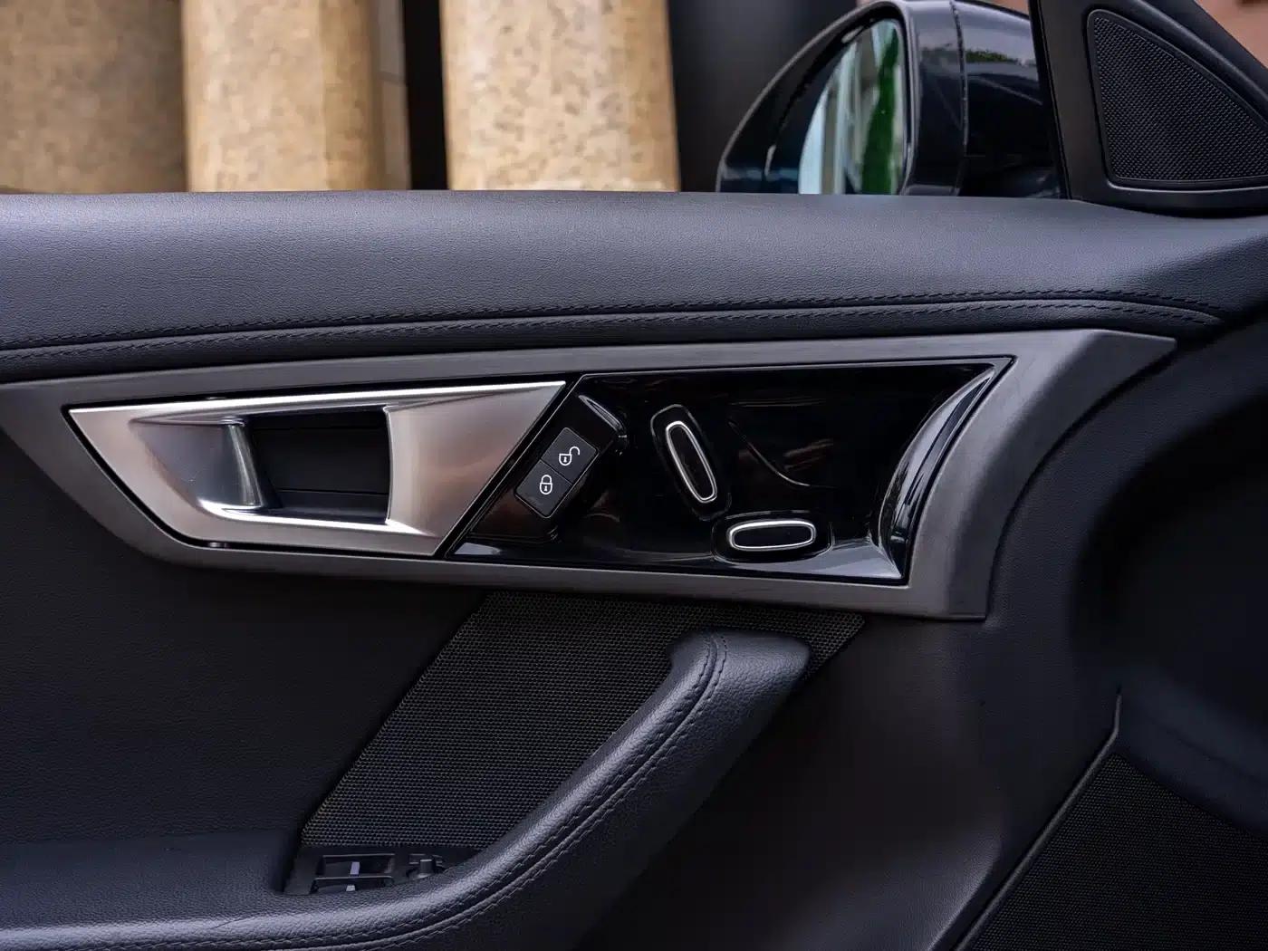 Jaguar F-TYPE 2016 3.0 SC Hardtop — миниатюра 28