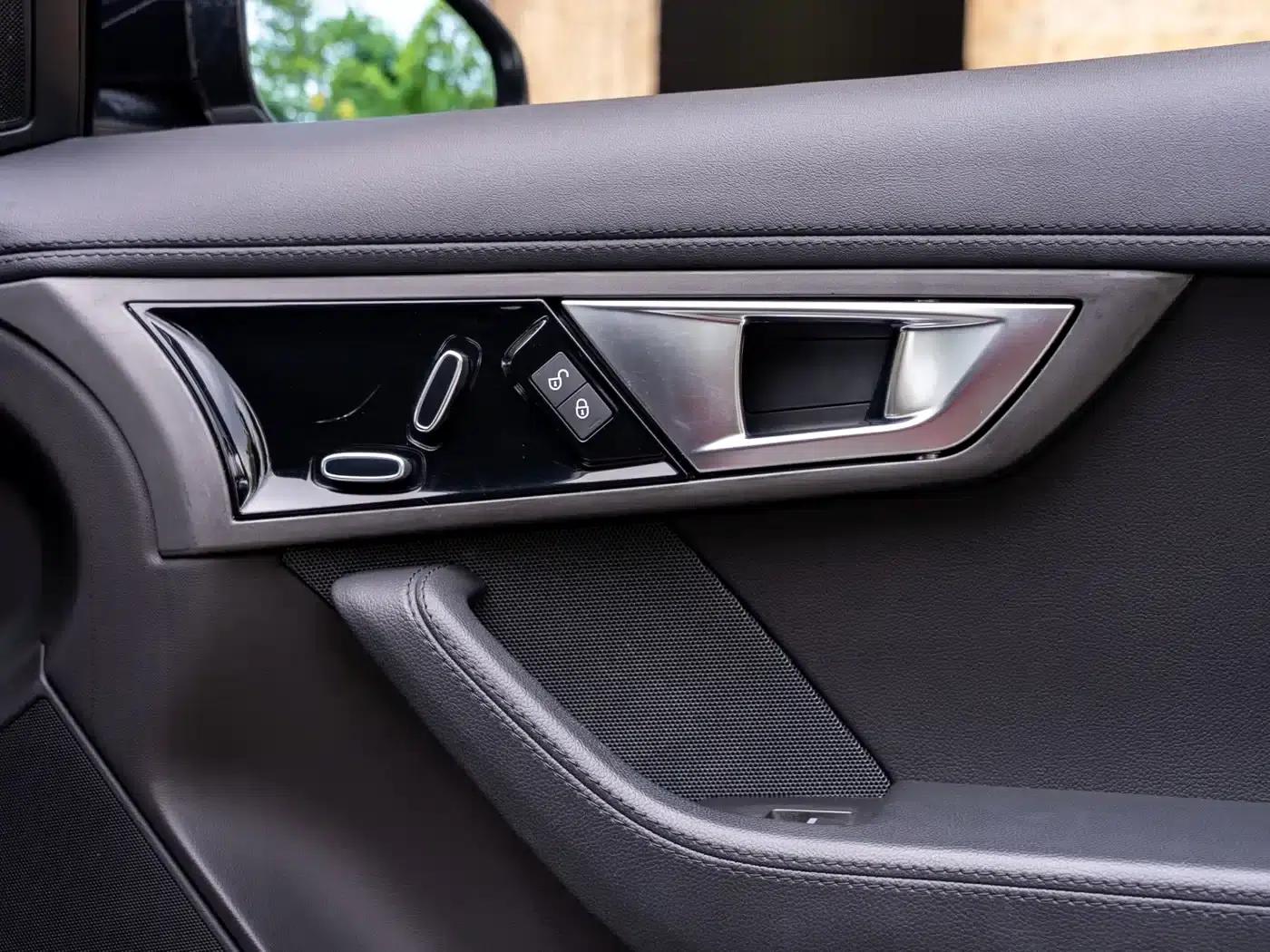 Jaguar F-TYPE 2016 3.0 SC Hardtop — миниатюра 29