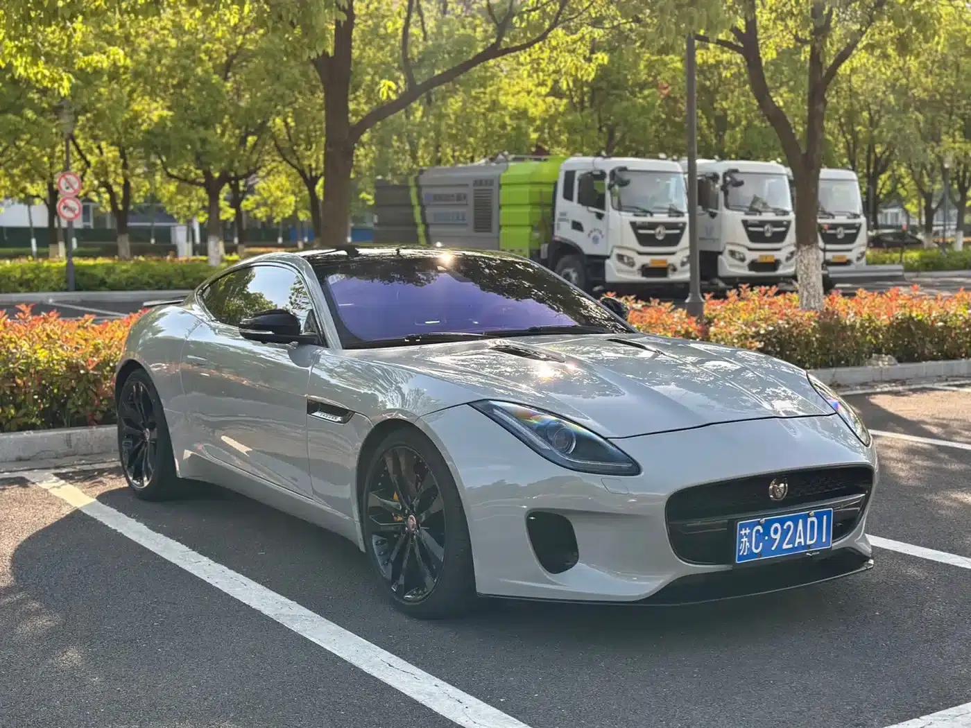 Jaguar F-TYPE 2019 2.0T Hardtop — миниатюра 3