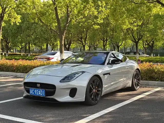 Jaguar F-TYPE 2019 2.0T Hardtop