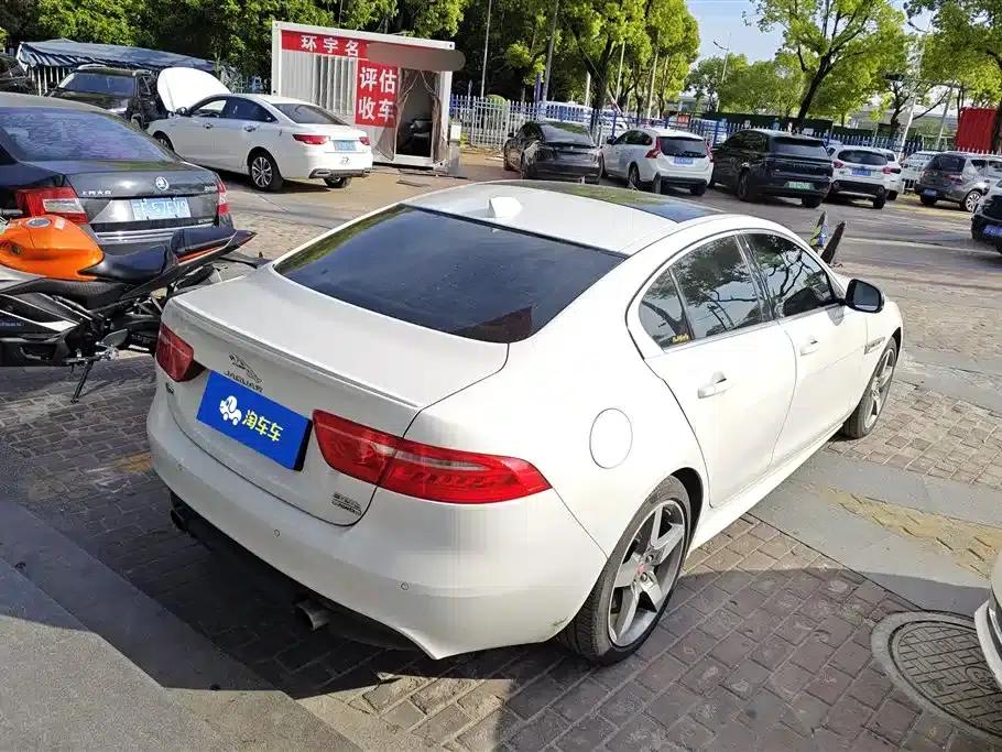 Jaguar XE 2018 2.0T 300PS AWD R-Sport — миниатюра 3