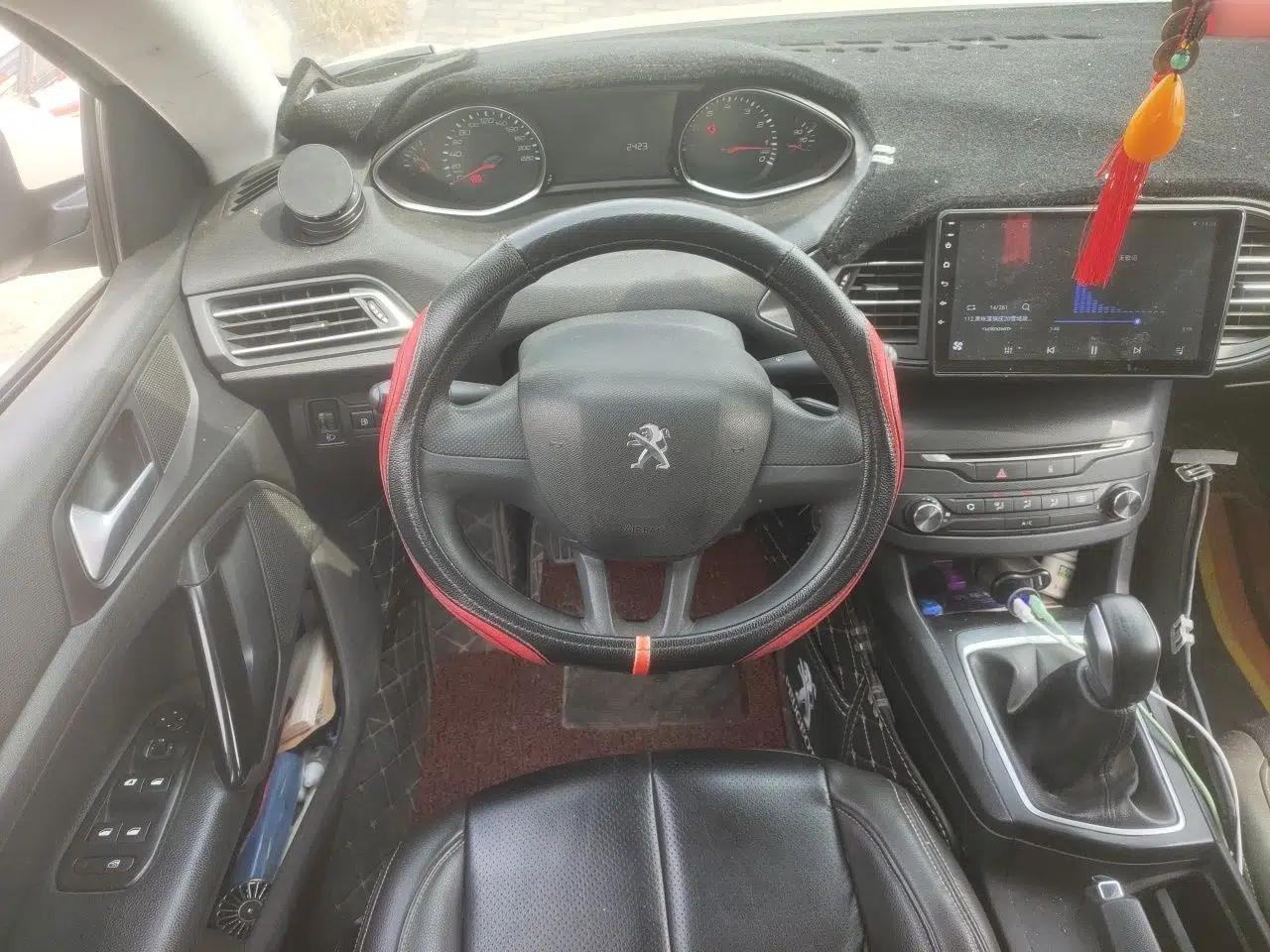 Peugeot 308S 2015 1.6L Manual Shangchi Edition — миниатюра 11
