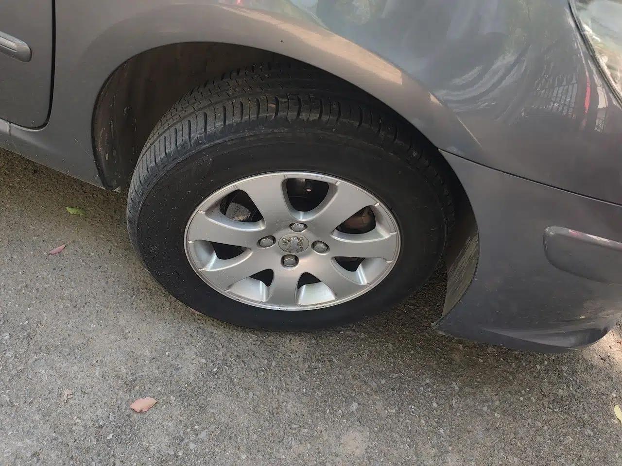 Peugeot 307 2010 Hatchback 1.6L Manual Comfort Edition — миниатюра 8