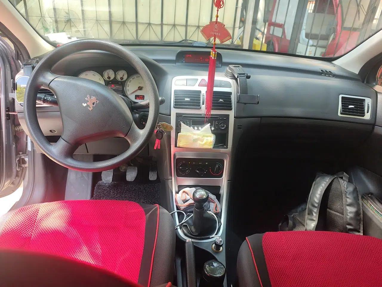 Peugeot 307 2010 Hatchback 1.6L Manual Comfort Edition — миниатюра 10