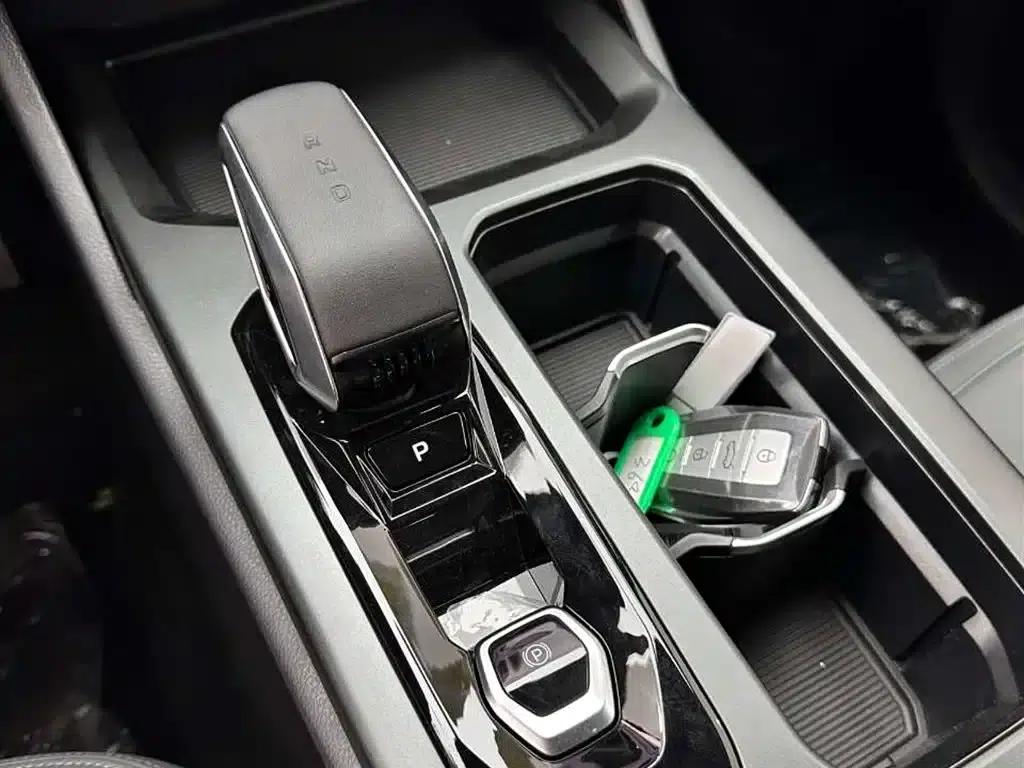 Haoyue L 2026 1.5TD DCT Happiness 5-Seater — миниатюра 15