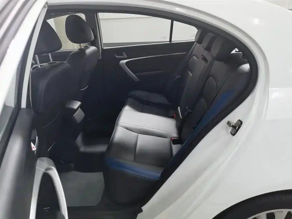 Geely Emgrand New Energy 2017 1.5L PHEV Elite Edition — миниатюра 15