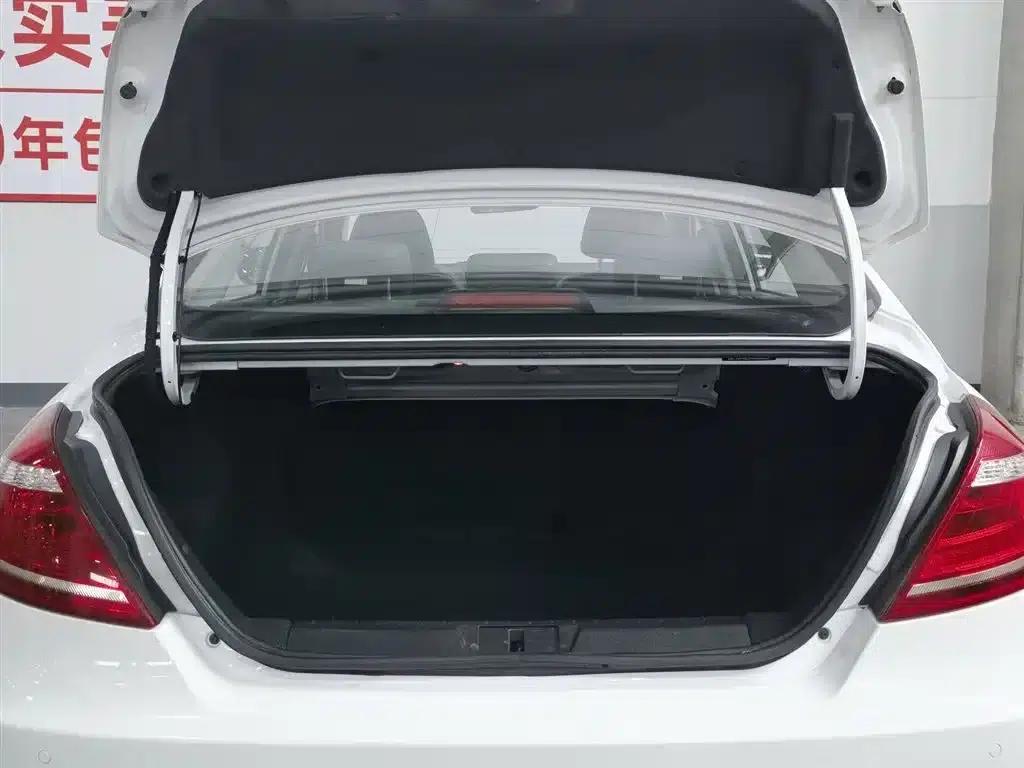 Geely Emgrand New Energy 2017 1.5L PHEV Elite Edition — миниатюра 16