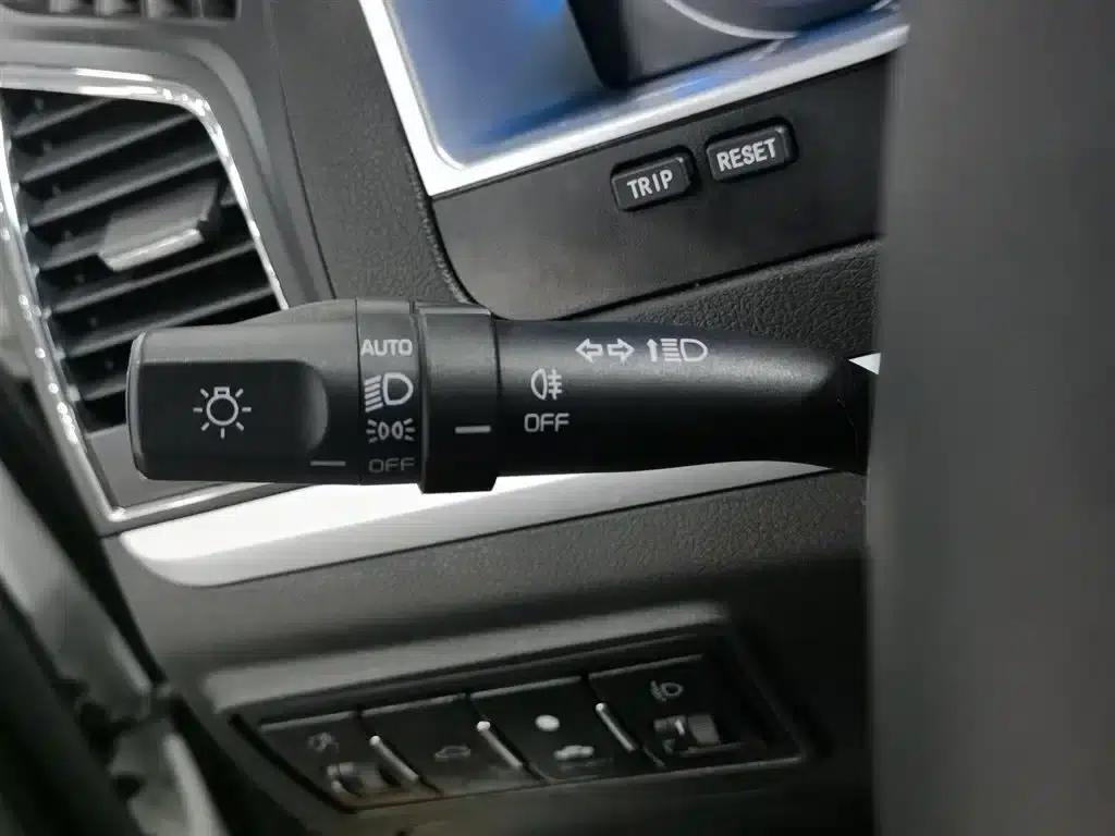 Geely Emgrand New Energy 2017 1.5L PHEV Elite Edition — миниатюра 21
