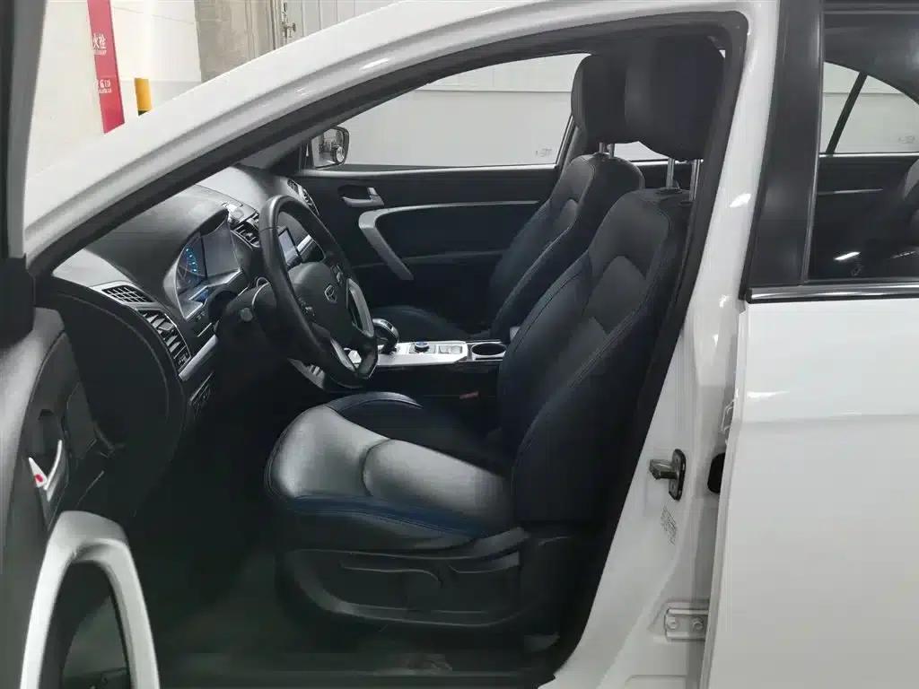 Geely Emgrand New Energy 2017 1.5L PHEV Elite Edition — миниатюра 10