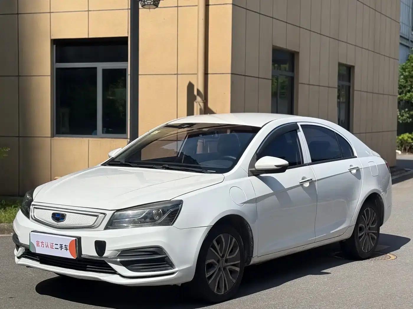 Geely Emgrand EV450 Progressive (2018 Model) — миниатюра 1