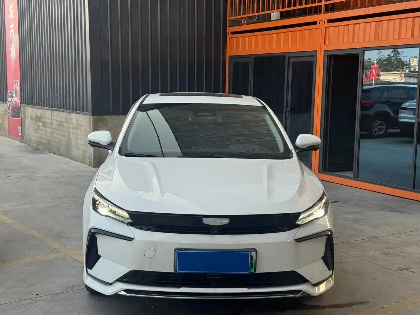 Geely Emgrand L HiP 2022 1.5TD-DHT Pro 100KM Travel Edition — миниатюра 2