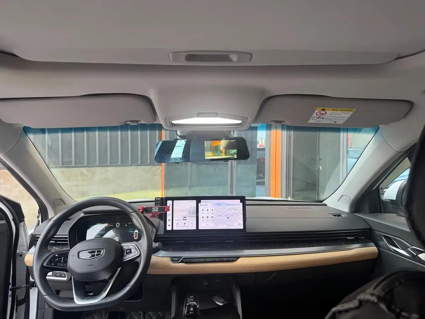 Geely Emgrand L HiP 2022 1.5TD-DHT Pro 100KM Travel Edition — миниатюра 4
