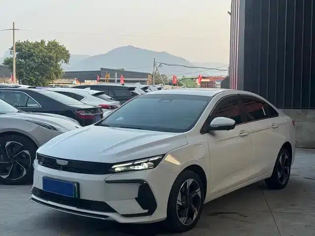 Geely Emgrand L HiP 2022 1.5TD-DHT Pro 100KM Travel Edition