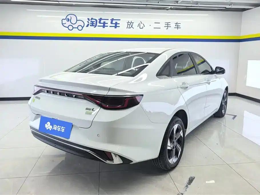 Geely Emgrand L HiP 2022 1.5TD-DHT Pro 100KM Super — миниатюра 3