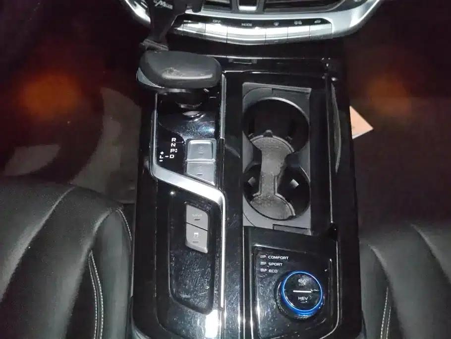 Geely Borui New Energy 2018 1.5T PHEV Premium Edition — миниатюра 16