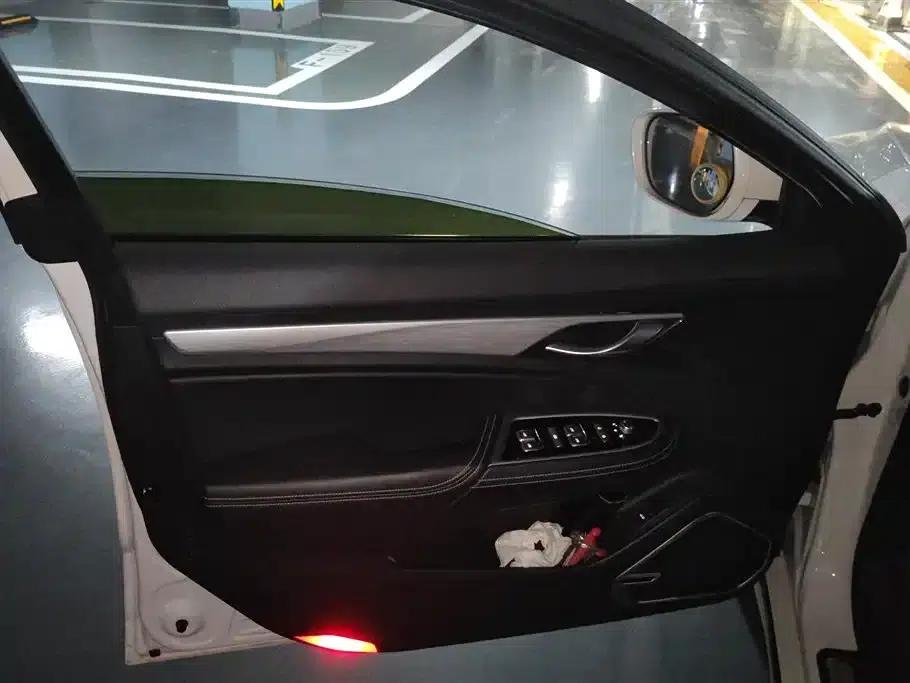 Geely Borui New Energy 2018 1.5T PHEV Premium Edition — миниатюра 7