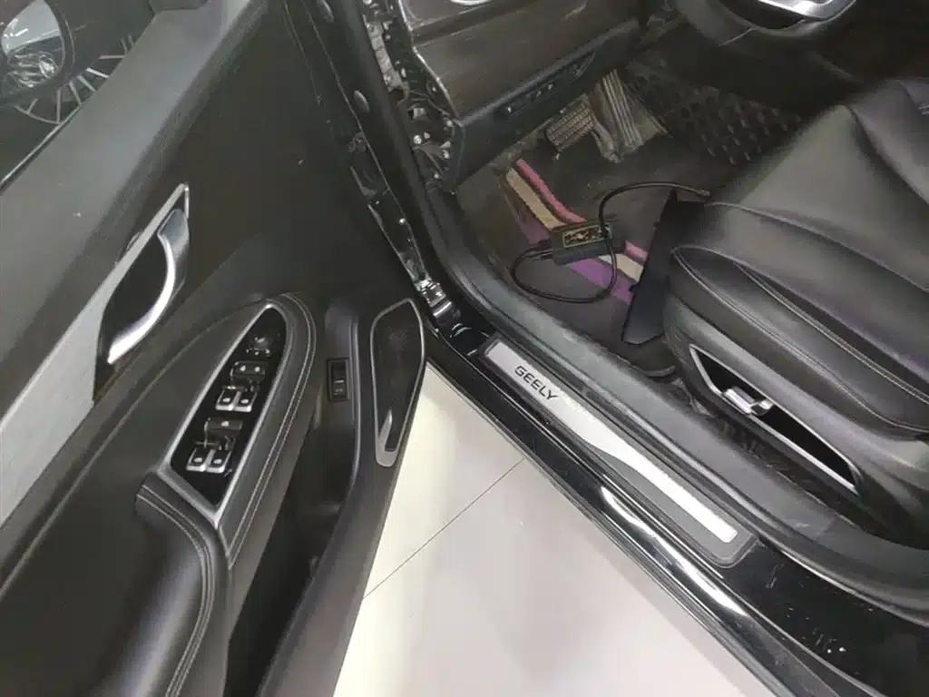 Geely Borui New Energy 2022 1.5T PHEV Mileage Upgrade Premium Edition — миниатюра 16