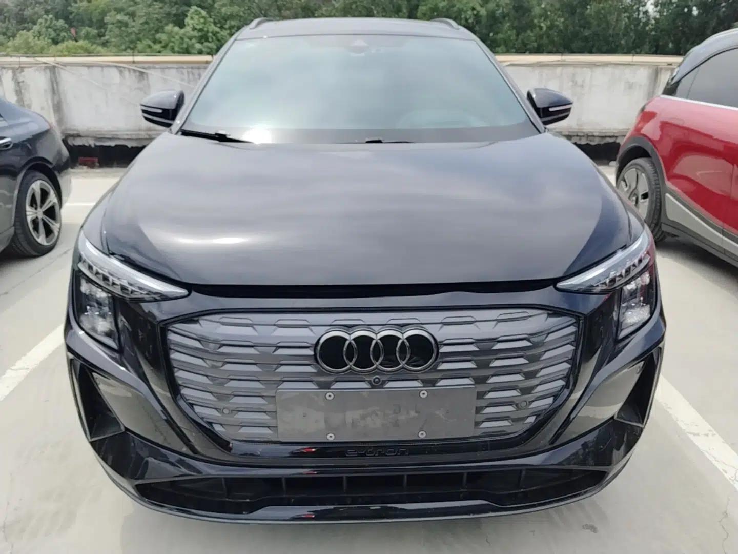 Audi Q5 e-tron 2023 40 e-tron Starry Edition Black Warrior Version — миниатюра 2