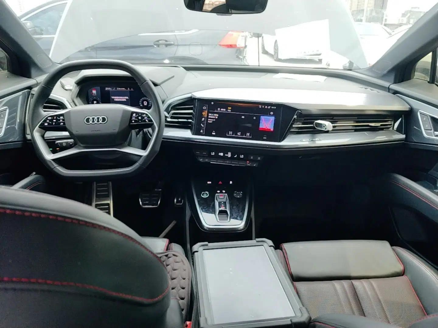 Audi Q5 e-tron 2023 40 e-tron Starry Edition Black Warrior Version — миниатюра 13