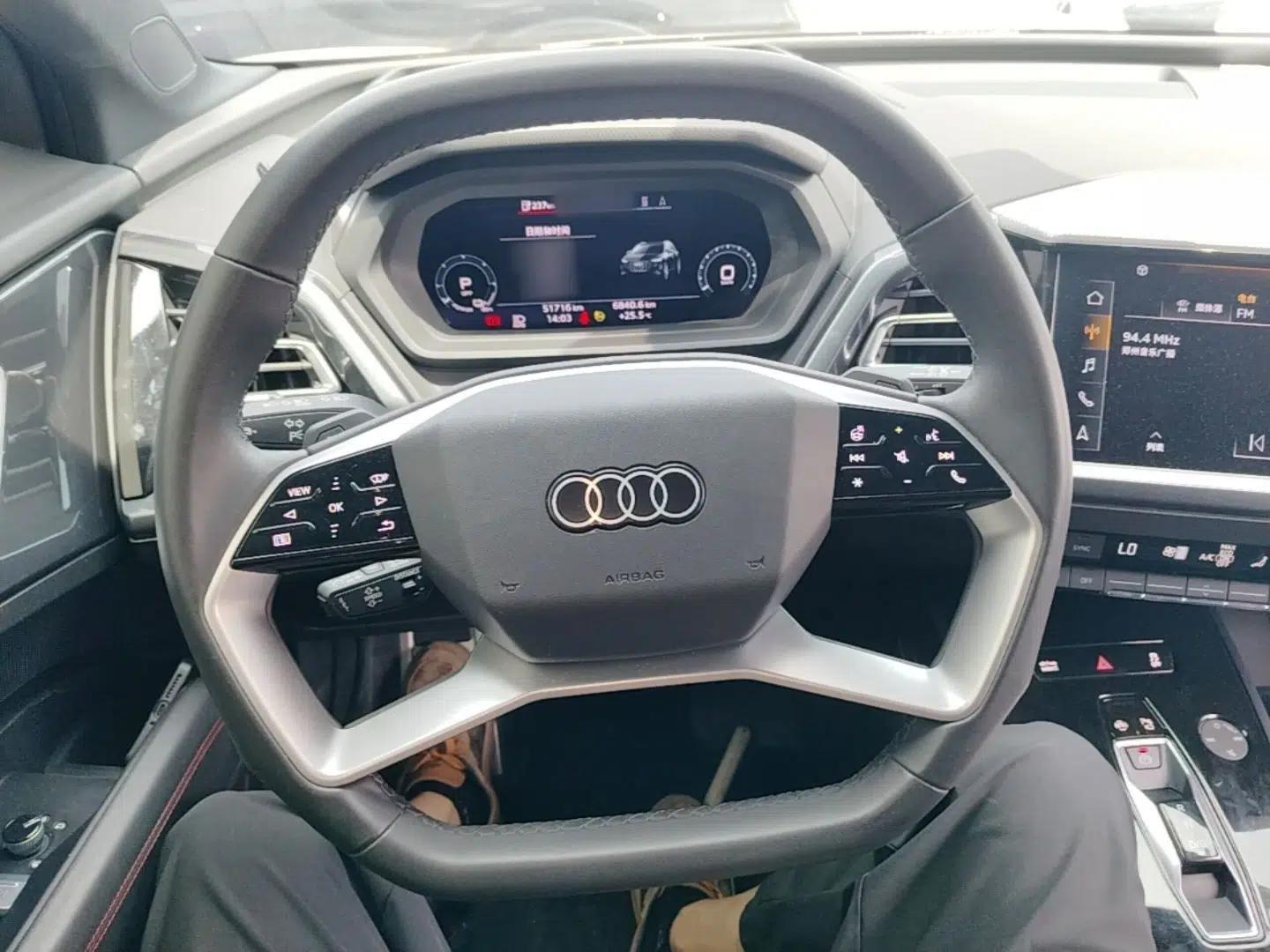 Audi Q5 e-tron 2023 40 e-tron Starry Edition Black Warrior Version — миниатюра 14