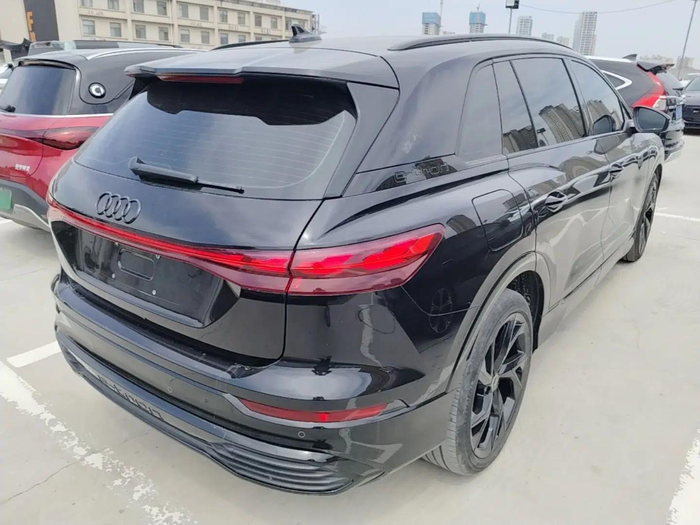 Audi Q5 e-tron 2023 40 e-tron Starry Edition Black Warrior Version — миниатюра 6
