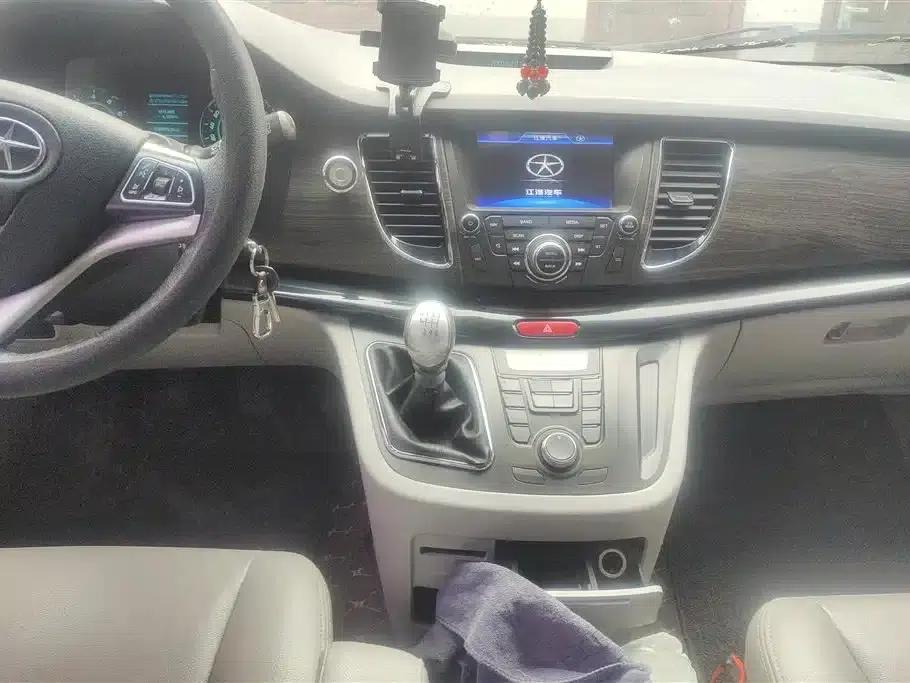 Refine M5 2014 Colorful Travel 2.0T Gasoline Manual Business Edition — миниатюра 16
