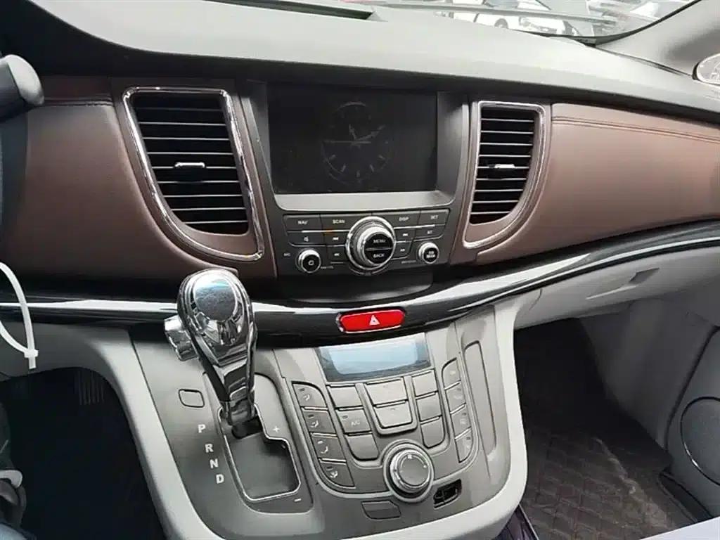 Refine M5 2016 2.0T Gasoline Automatic Business Edition — миниатюра 13