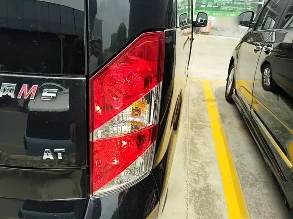 Refine M5 2016 2.0T Gasoline Automatic Business Edition — миниатюра 8