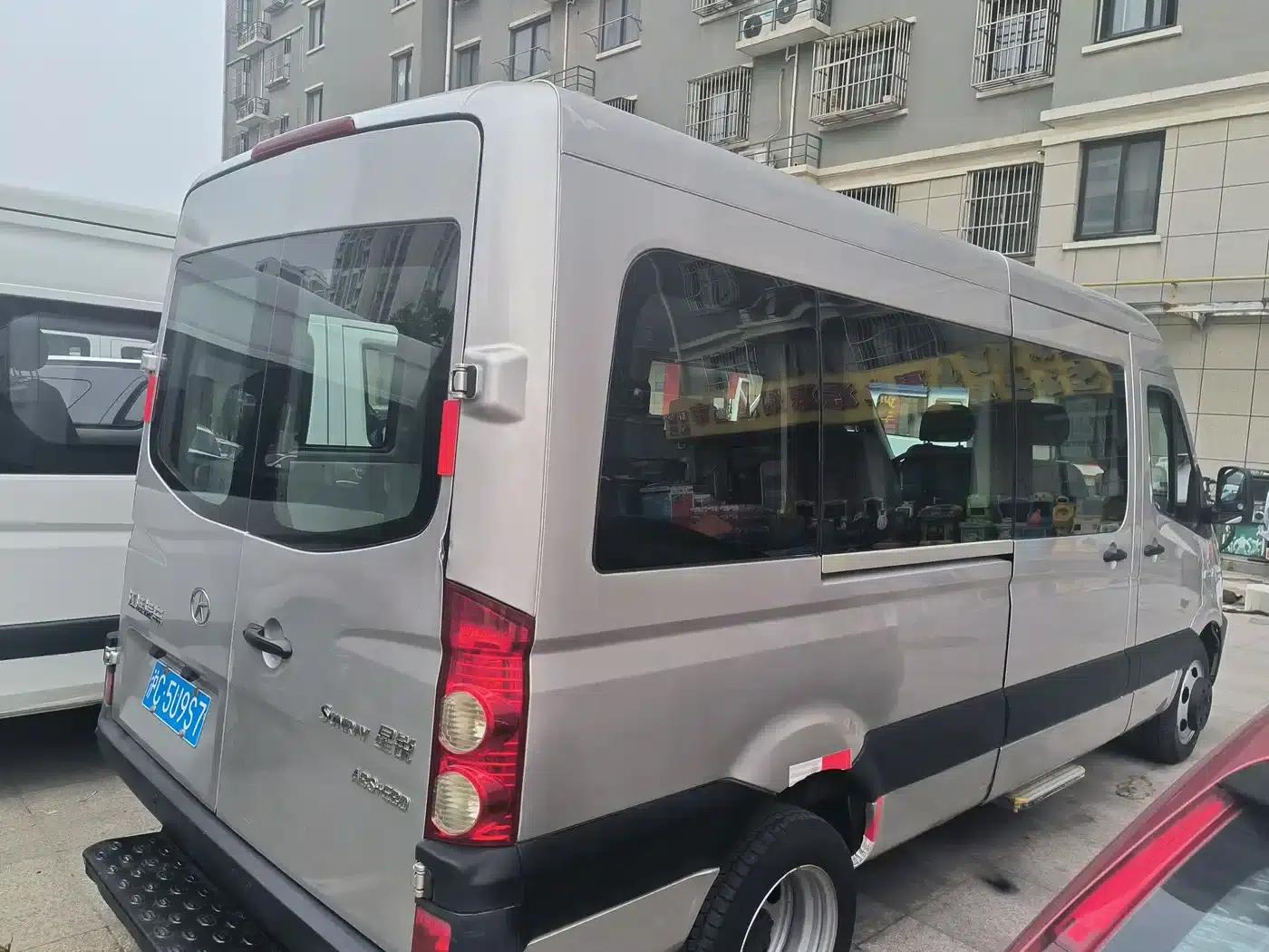 Starlight 2017 2.7T Long Wheelbase High Roof Starlight Express Multi-functional Commercial Vehicle — миниатюра 8