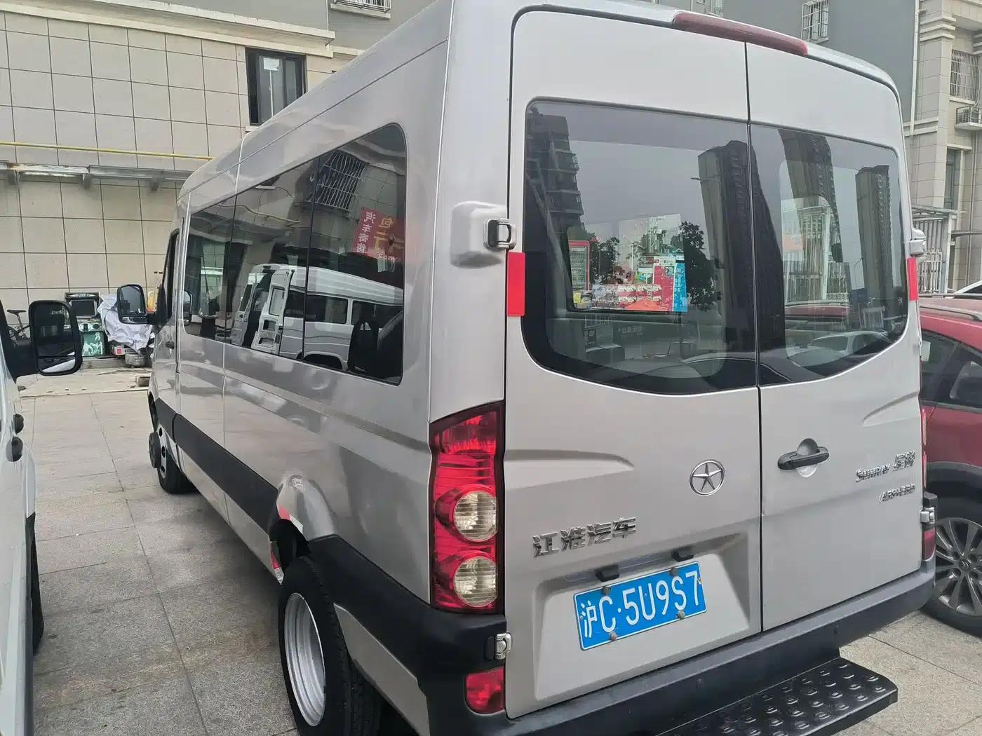 Starlight 2017 2.7T Long Wheelbase High Roof Starlight Express Multi-functional Commercial Vehicle — миниатюра 9
