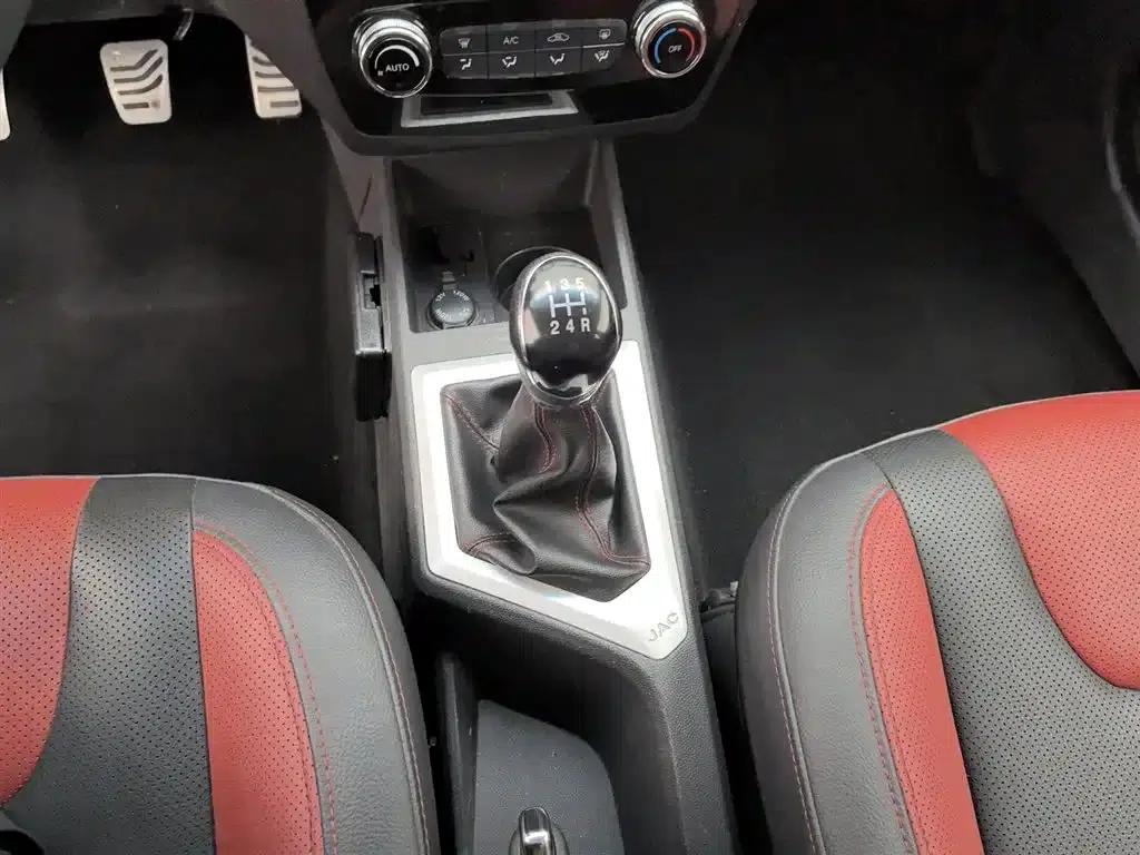 Refine S2 2017 1.5L Manual Deluxe Smart Edition — миниатюра 13
