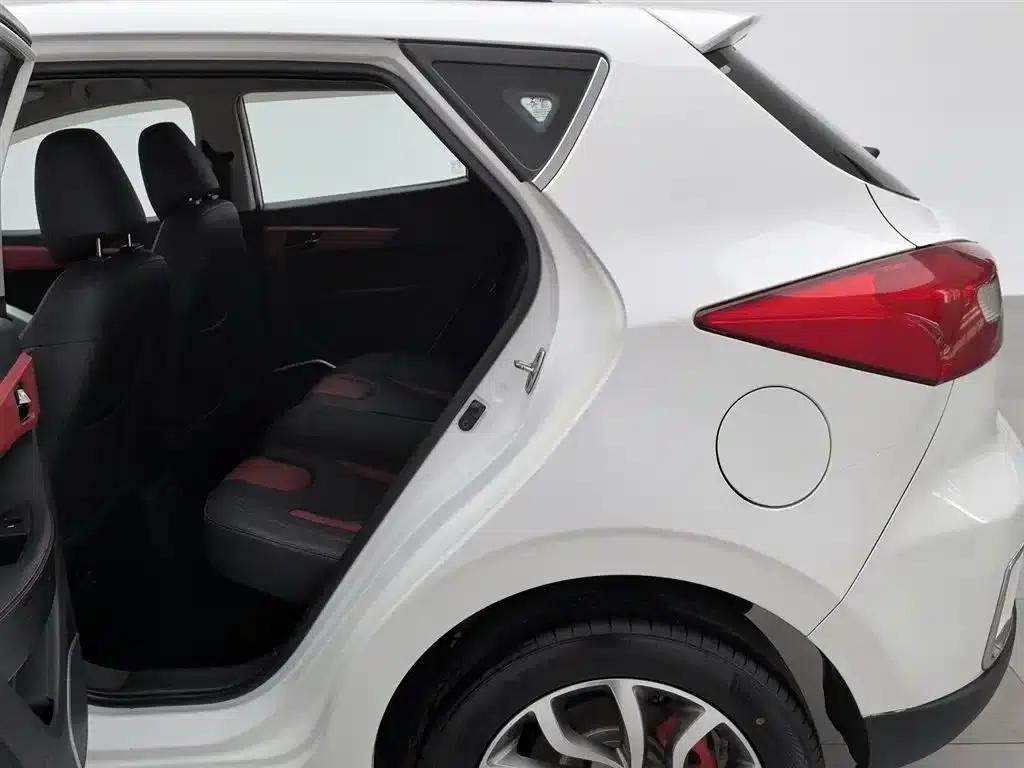 Refine S2 2017 1.5L Manual Deluxe Smart Edition — миниатюра 15