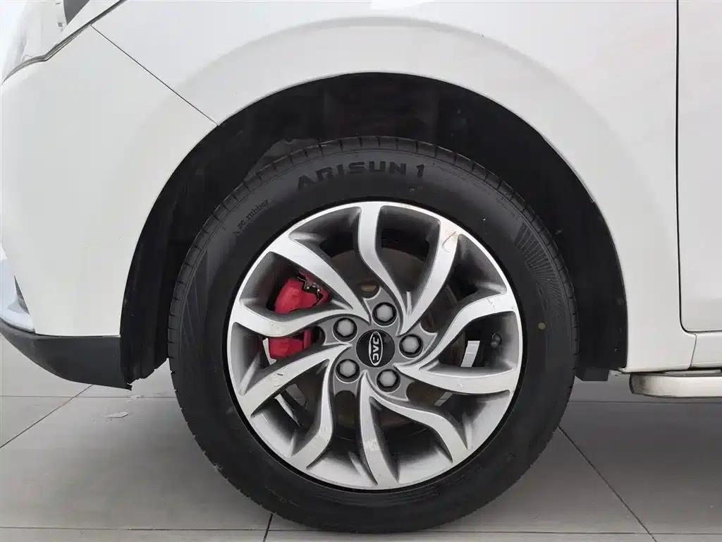 Refine S2 2017 1.5L Manual Deluxe Smart Edition — миниатюра 17