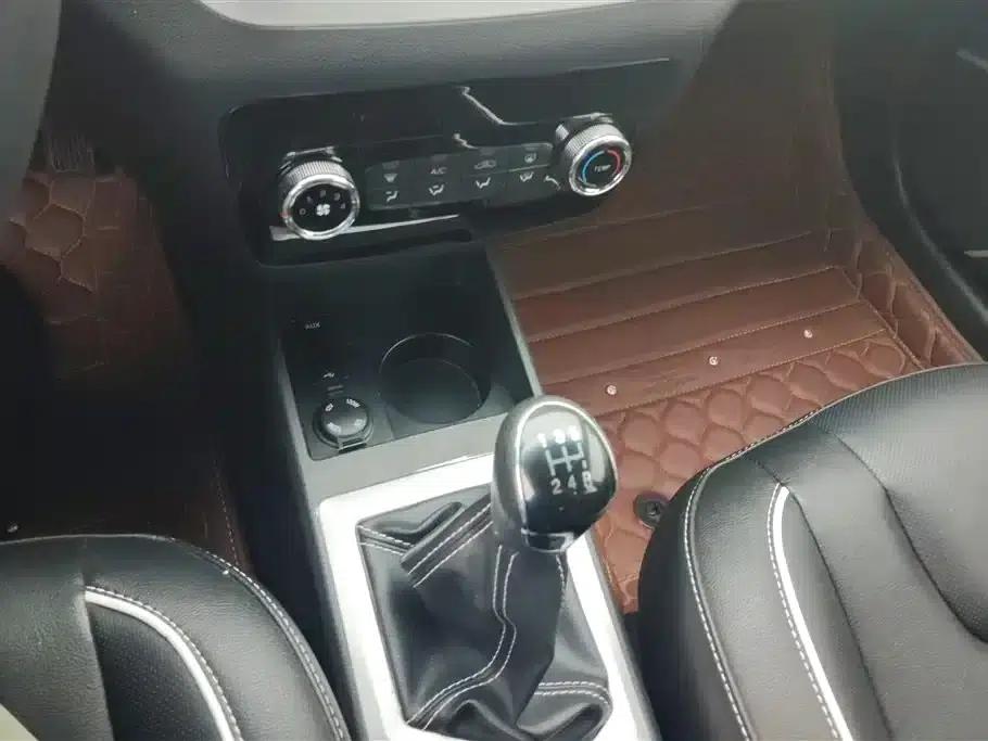 Refine S2 2015 1.5L Manual Deluxe Smart Edition — миниатюра 16