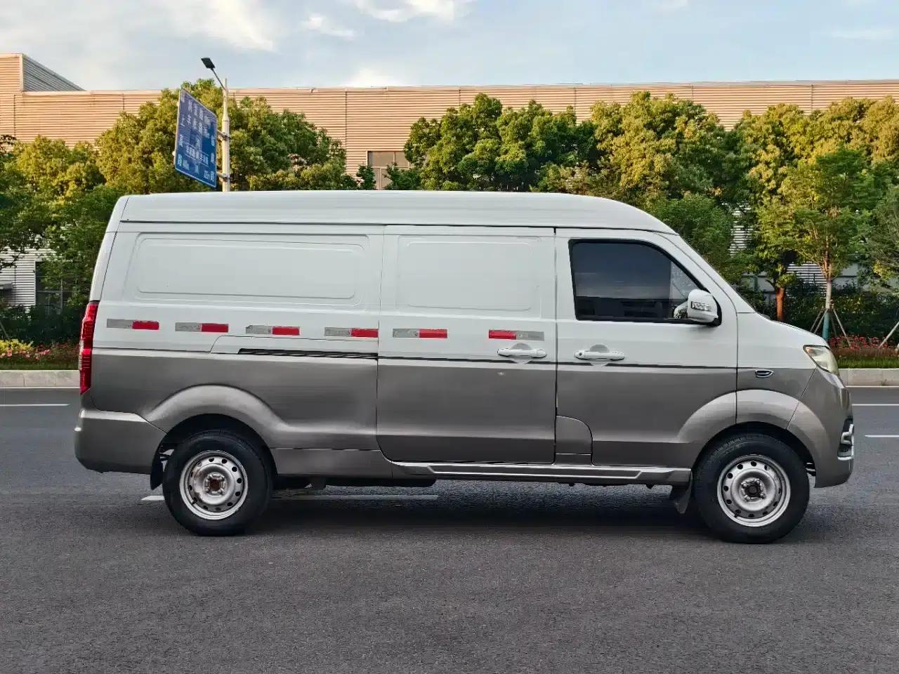 New Hiace S 2019 1.5L Van Business Edition (National VI Emission Standard) SWC15M — миниатюра 3