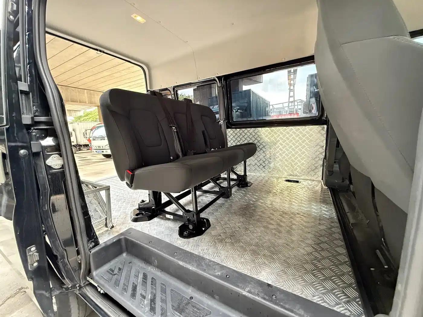Jiangling Fushun 2023 2.0T Automatic Short Wheelbase Medium-High Roof Commercial Multi-Purpose Passenger Vehicle (6 Seats) — миниатюра 13