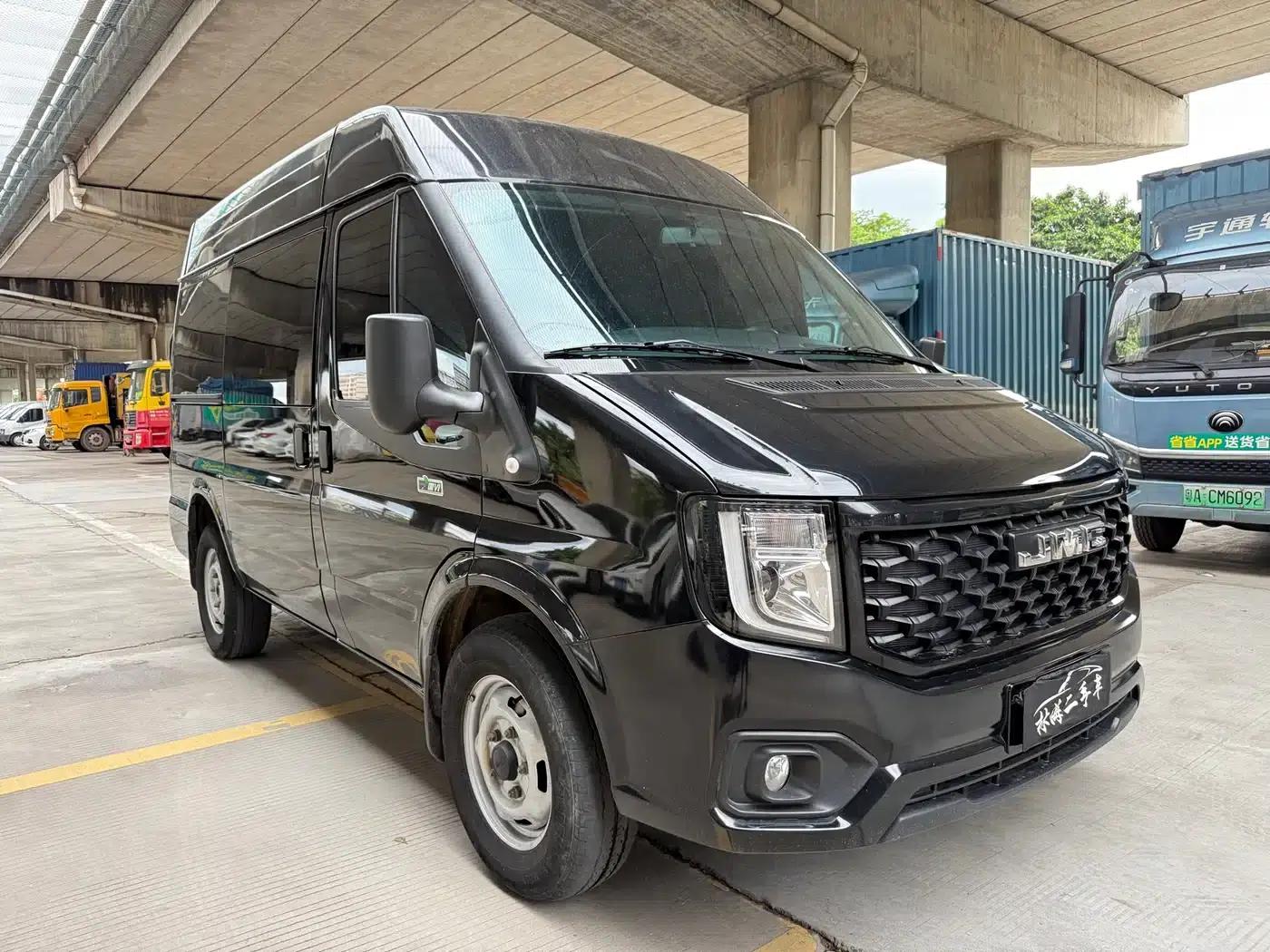 Jiangling Fushun 2023 2.0T Automatic Short Wheelbase Medium-High Roof Commercial Multi-Purpose Passenger Vehicle (6 Seats) — миниатюра 3