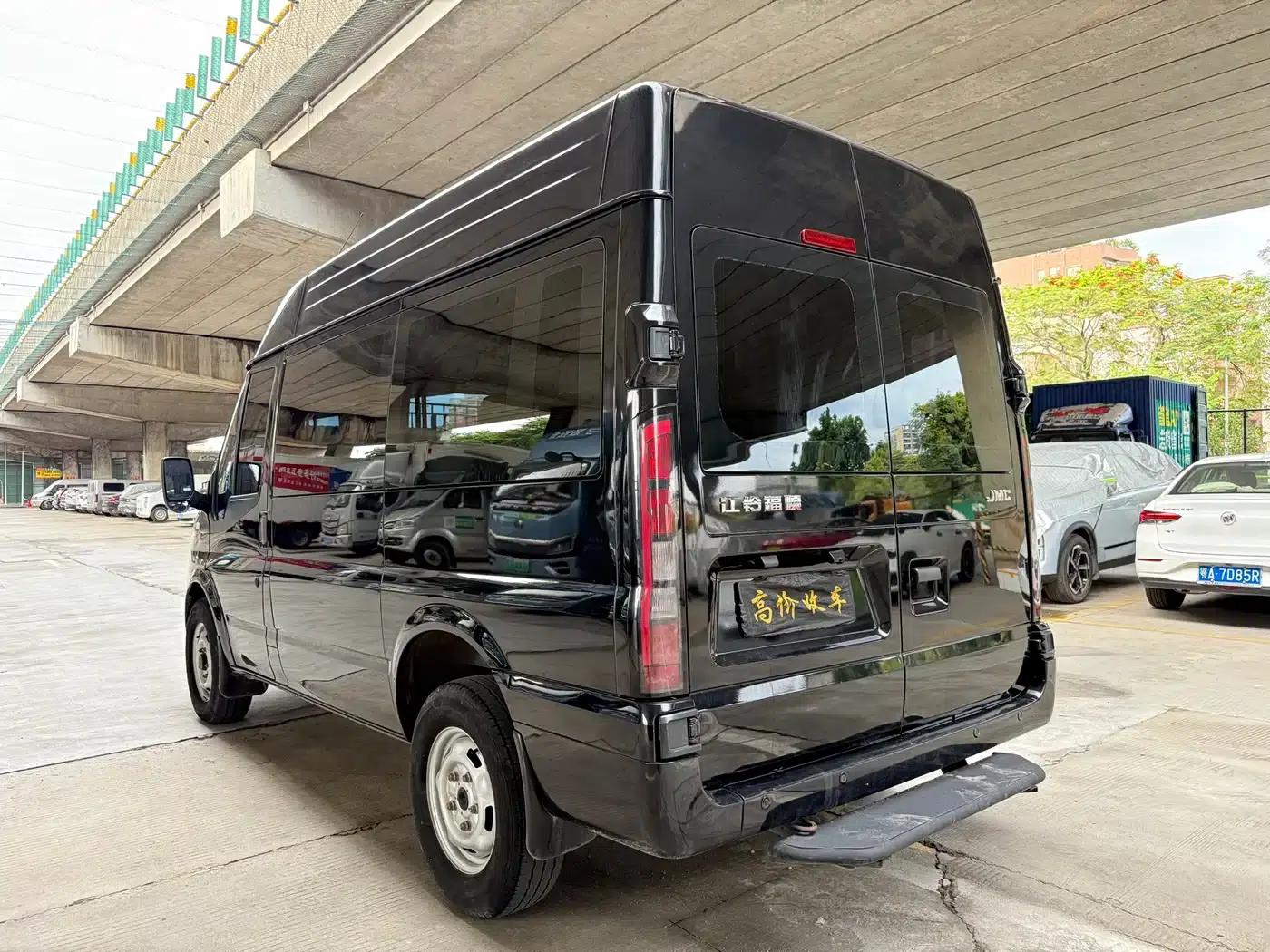 Jiangling Fushun 2023 2.0T Automatic Short Wheelbase Medium-High Roof Commercial Multi-Purpose Passenger Vehicle (6 Seats) — миниатюра 7