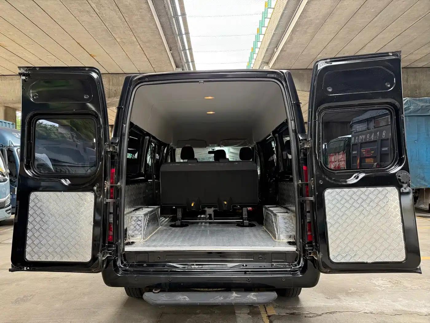 Jiangling Fushun 2023 2.0T Automatic Short Wheelbase Medium-High Roof Commercial Multi-Purpose Passenger Vehicle (6 Seats) — миниатюра 9