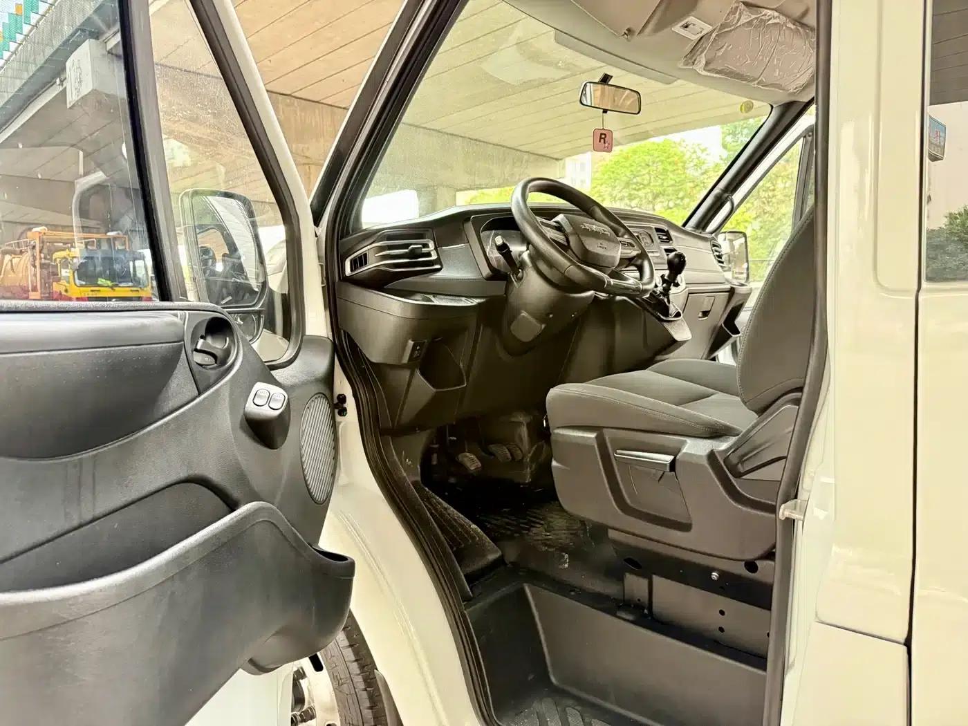 Jiangling Fushun 2023 2.0T Manual Medium Wheelbase Medium Roof Commercial Multi-purpose Passenger Van (7 Seats) — миниатюра 13